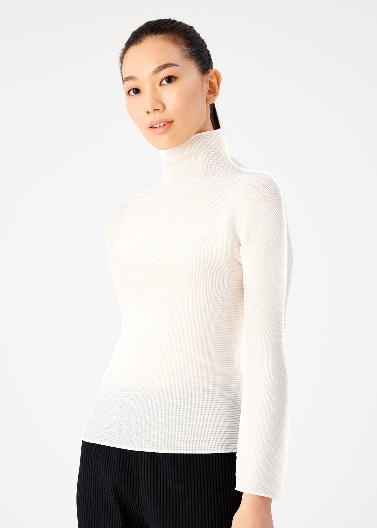 me ISSEY MIYAKE STRETCH PLEATS TOP