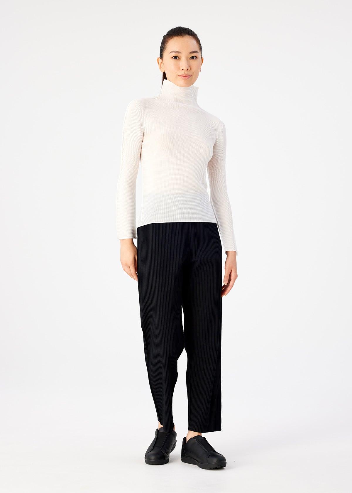 me ISSEY MIYAKE STRETCH PLEATS TOP