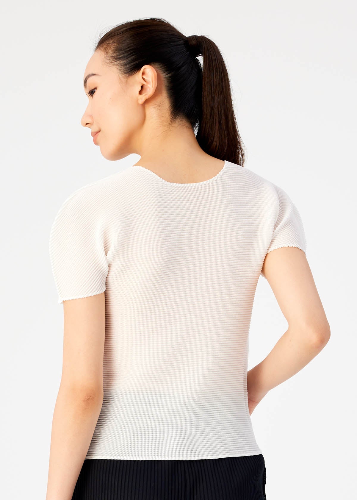 me ISSEY MIYAKE STRETCH PLEATS TOP