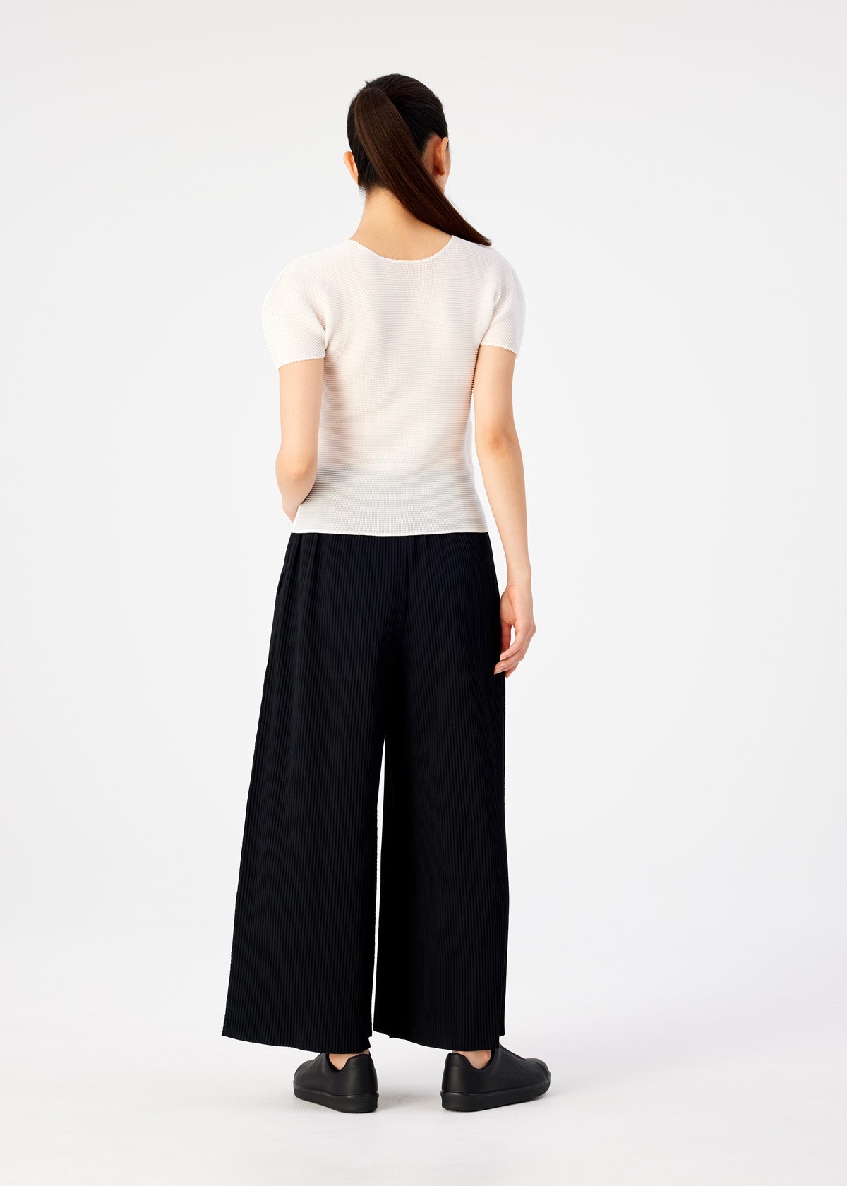 me ISSEY MIYAKE FINE KNIT PLEATS BLACK PANTS
